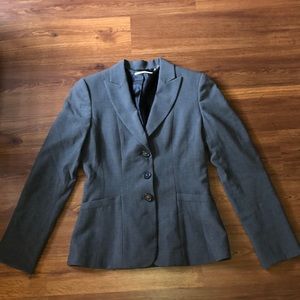 Women’s Gray T Tahari Blazer- Size 6